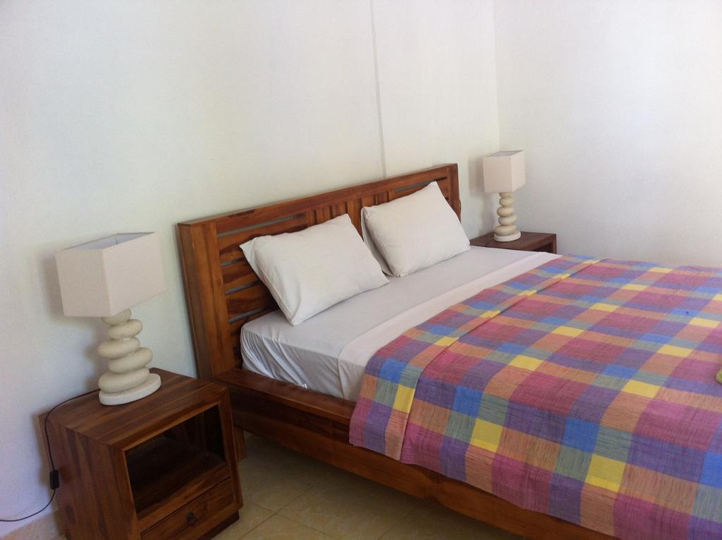 Amed Sari Beach Guesthouse Exterior photo