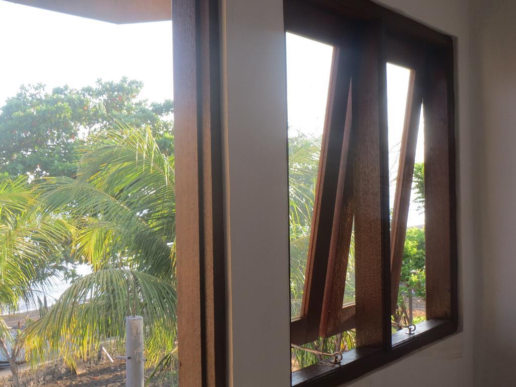 Amed Sari Beach Guesthouse Exterior photo