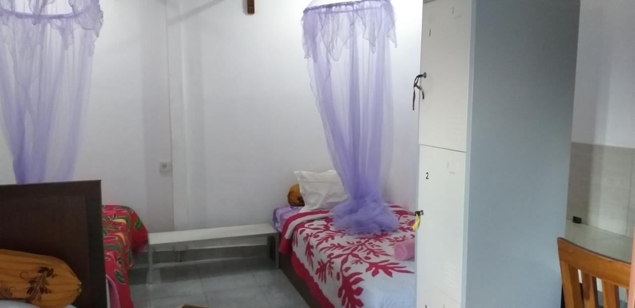 Amed Sari Beach Guesthouse Exterior photo