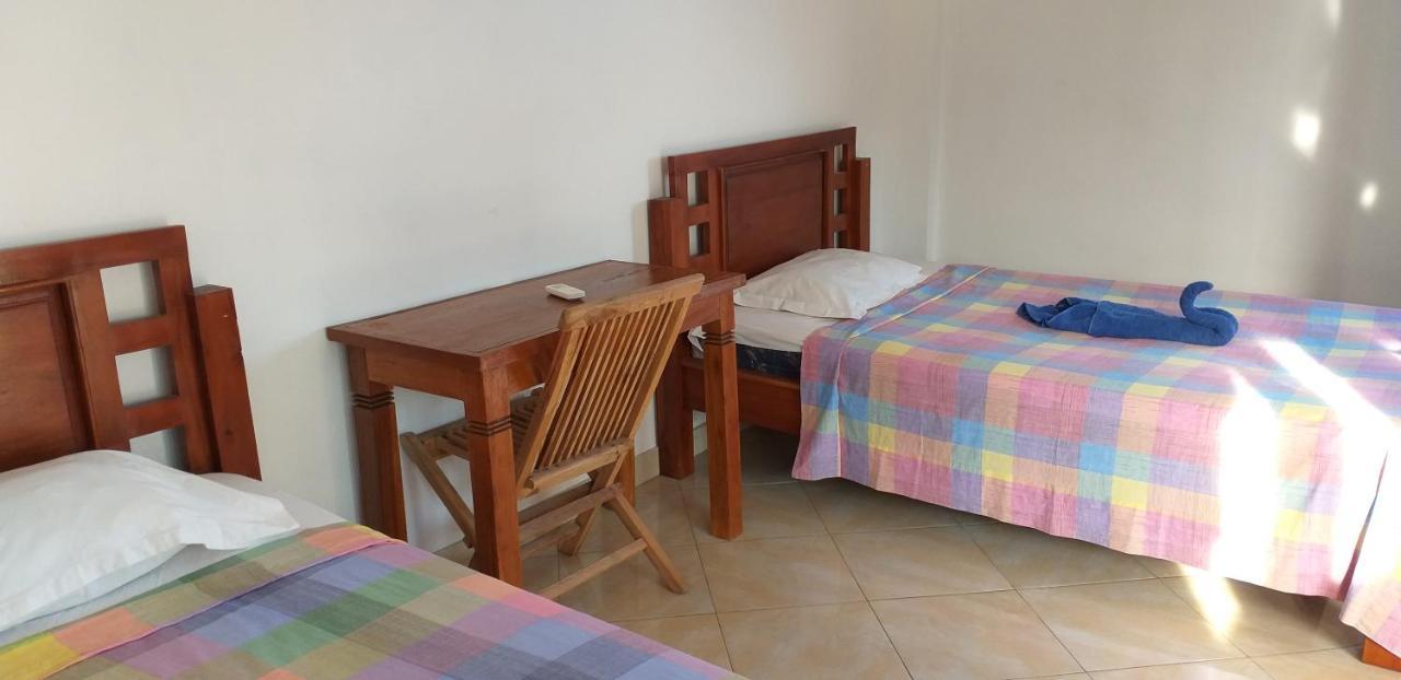 Amed Sari Beach Guesthouse Exterior photo